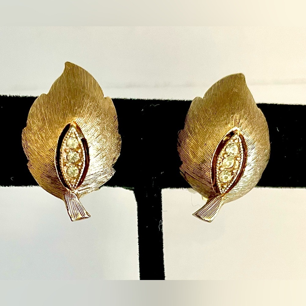 Vintage Gold Tone Domed Leaf Rhinestone Clip Earrings Mid Century 1960s Glam EUC